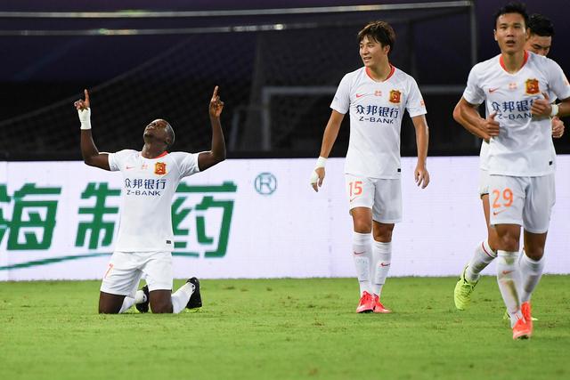 布克32分太阳送篮网5连败 活塞擒老鹰升至前六