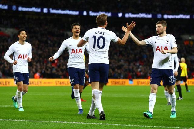 2026十堰马拉松鸣枪开跑 上万跑者领略“山水车城”